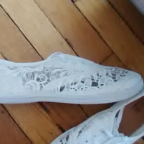 Shoes - Picture 2 of 2